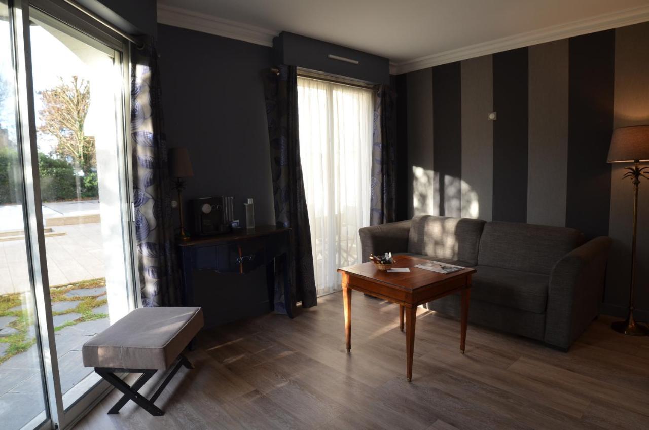 Balneo or Bathtub Room Lounge